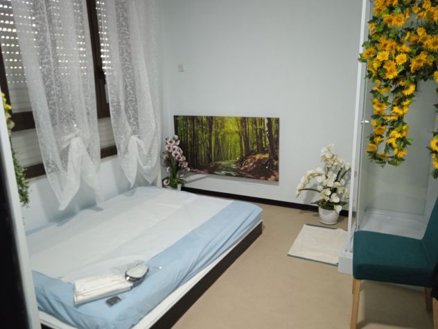 CENTRO MASSAGGI ITALIANO SELEZIONA MASSAGGIATRICE NATURISTA - Foto 2