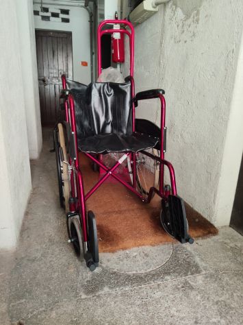 Sanitari - sedia a rotelle ruote grandi