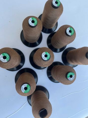 X59 COATS 080 filo cucito a macchina poliestere Nocciola – N.9 CONI - Foto 4