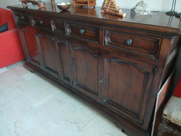 Credenza classica in legno