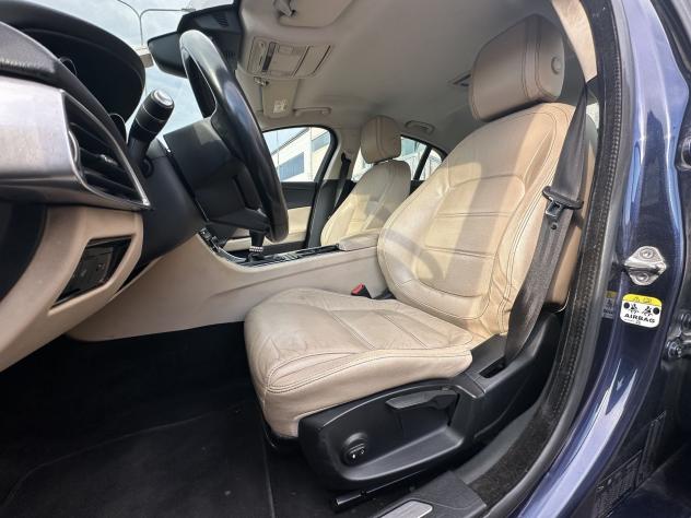 Jaguar XE XE 2.0d Prestige Business edition 180cv - Foto 10