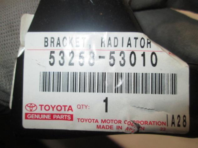 5325853010 STAFFA SUPPORTO RADIATORE LATO SINISTRO LEXUS IS300 2.0 B RICAMBIO NUOVO - Foto 4