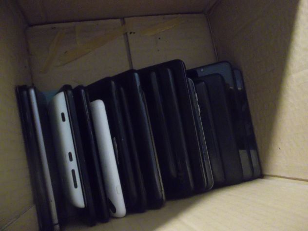 STOCK TELEFONIA E TABLET FUNZIONANTI E ALTRI DA SISTEMARE 65 PEZZI ALTE INFORMAZ - Foto 3