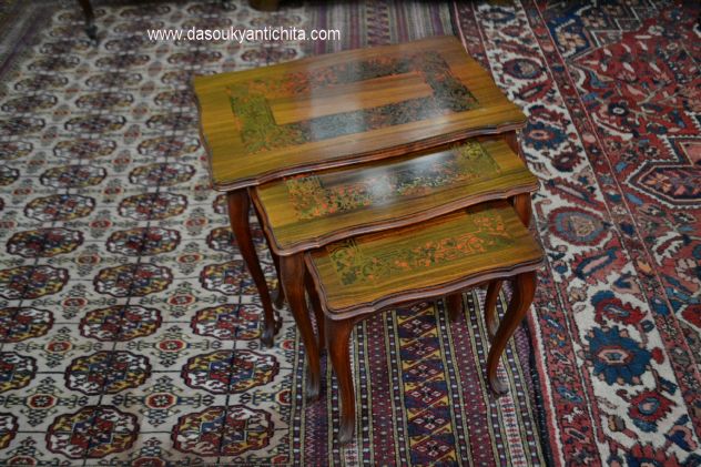 Set di tavolini a incastro stile Luigi XV con intarsio stile Boulle - Foto 4