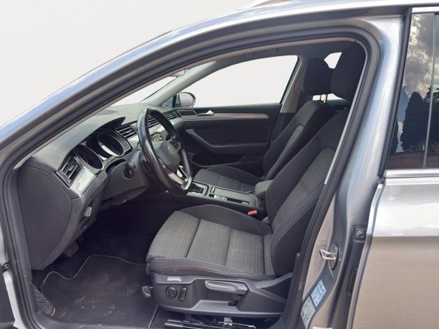 Volkswagen Passat Var. 2.0 TDI 150 Cv DSG Business - 2022 - Foto 9
