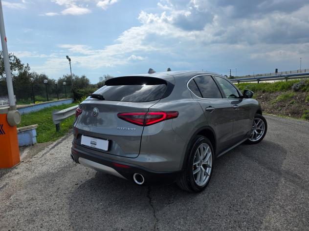 Alfa Romeo Stelvio 2.2 Turbodiesel 210 CV AT8 Q4 Executive - Foto 5