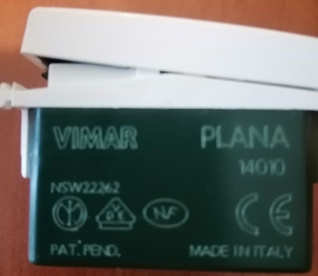 Pulsante 1P NC 10A bianco della VIMAR serie PLANA cod. 14010 - Foto 4