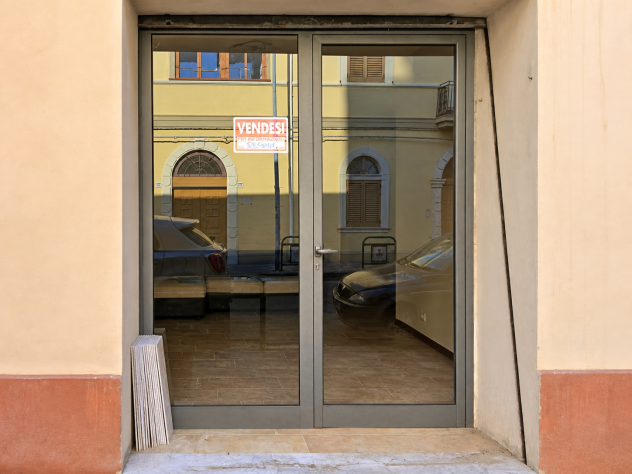 Locale commerciale ristrutturato di 45 m² – Messina, Contesse - Foto 2