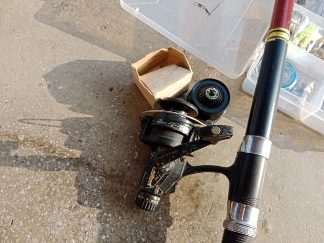 Lotto di 4 canne da pesca Decathlon per acqua dolce, modello 240, con relativi a - Foto 2
