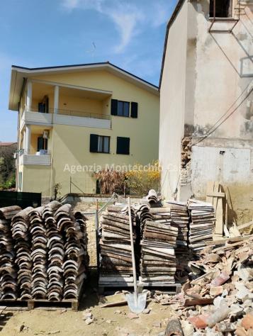Su bifamiliare porzione di casa da ristrutturare - Foto 9