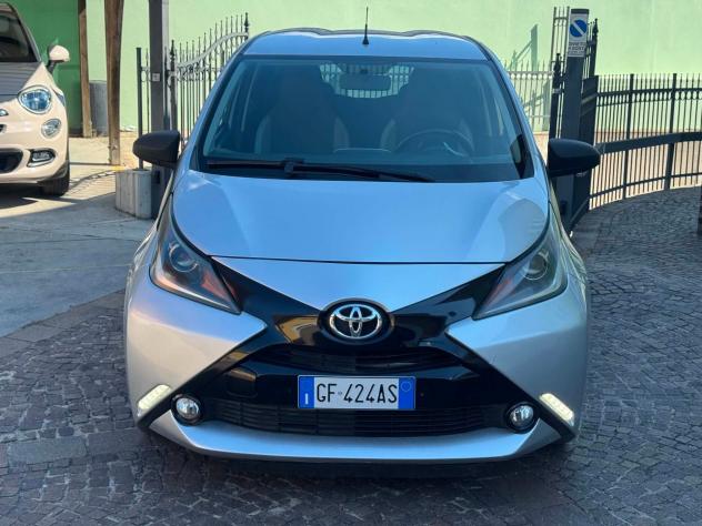 Toyota Aygo 1.0 VVT-i 69 CV 5 porte x-cool - Foto 2