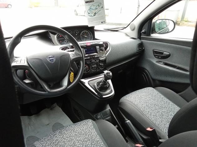 Lancia Ypsilon 1.0 Hybrid 70cv Gold - Foto 9