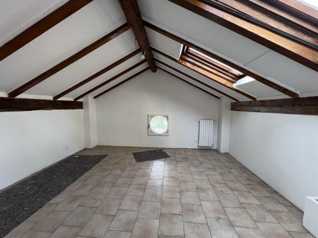 Complesso immobiliare composta da 527 mq di magazzini e 87 mq di abitazione da ristrutturare - Foto 14