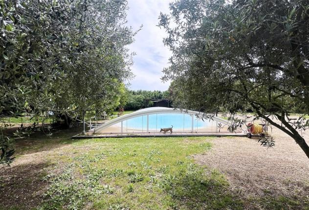 Bellissimo Casale con Piscina Immerso nel Verde - Foto 16