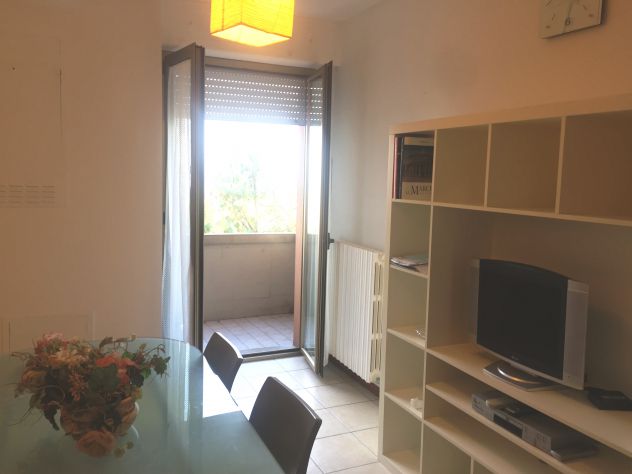COLLEVERDE, secondo piano, 2 camere, 3 balconi - Foto 2