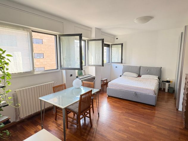SI AFFITTA MONOLOCALE CON BOX E CANTINA IN PIAZZA DELLA TRIVULZIANA-BICOCCA - Foto 3