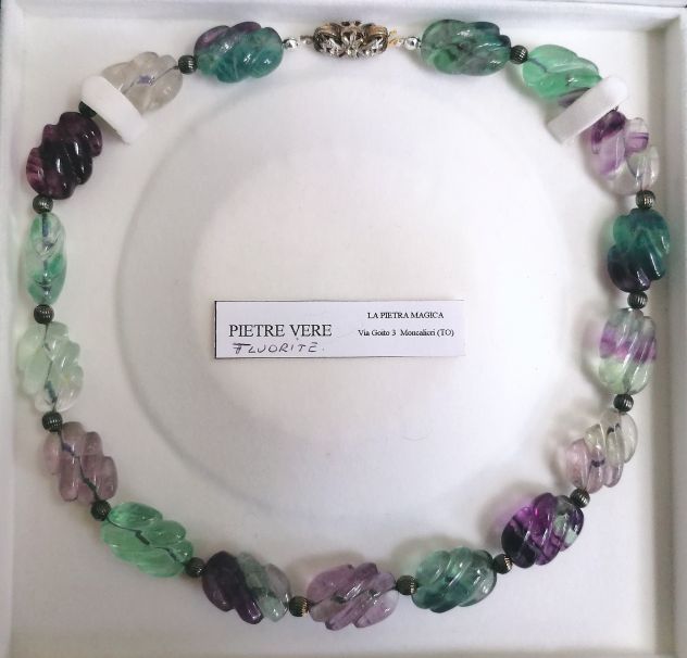 SPETTACOLARE PREZIOSO COLLIER-GIOIELLO IN FLUORITE SCOLPITA, PEZZO UNICO.