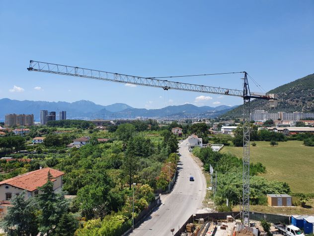 SALERNO-ZONA ARECHI- LOCALE IN AFFITTO CON TERRAZZO E VETRATE - Foto 6