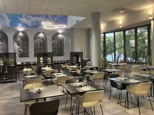 Hotel 4 stelle ricerca Cameriera di Sala