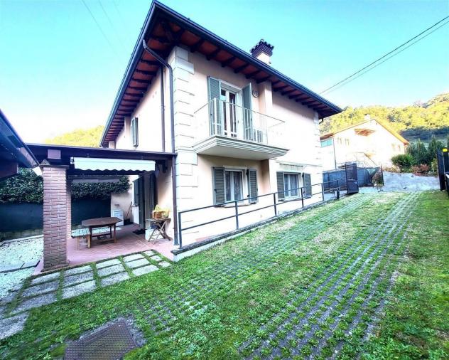 Porzione di casa in vendita a Montignoso