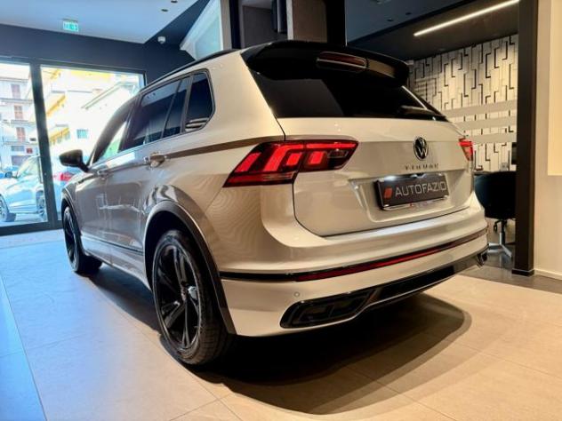 VOLKSWAGEN Tiguan 2.0 TDI 150 CV SCR DSG R-Line rif. 23956006 - Foto 4