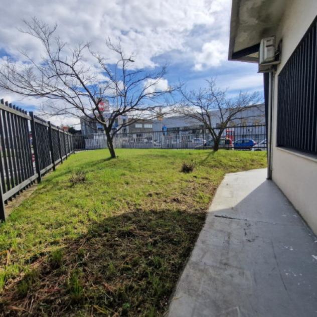 Immobile di 400 m² con più di 5 locali in vendita a Lainate - Foto 20
