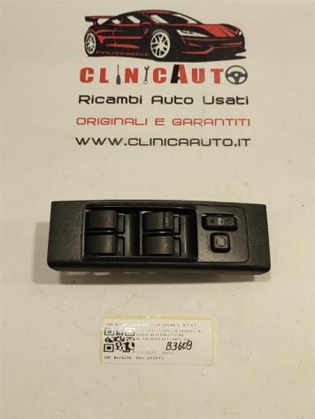 PULSANTIERA ANTERIORE SINISTRA TOYOTA Corolla Verso 2° Serie 84820-0F030 84820-0F030-00 2ADFTV (0409)