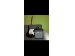 Vendo CHITARRA ELETTRICA+AMPLIFICATORE