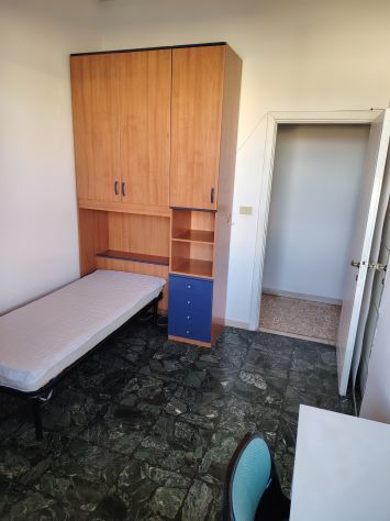 singola a rgza € 620 tutto incluso in app.to centrale 8° p. con terrazzo - Foto 2