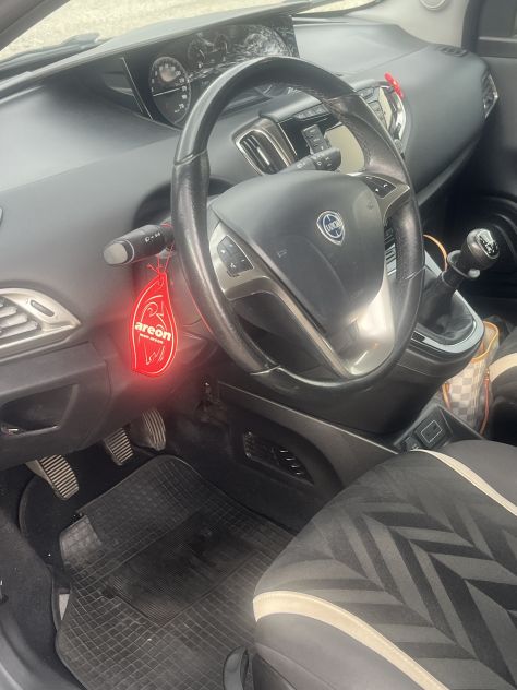 Lancia Ypsilon 1.2 69 CV 2015 Seconda proprietaria - Foto 7