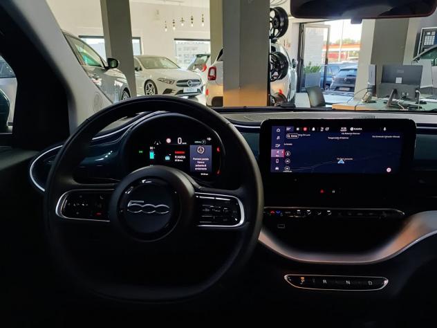 Fiat 500 3 1 ICON 118CV 87KW 42KWh 320KM AUTONOMIA - Foto 3