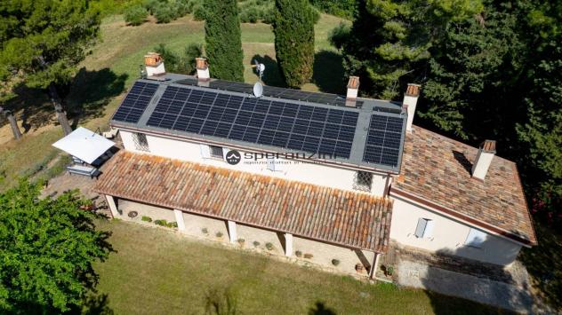 PRELATO: Un gioiello a fano, zona prelato: villa con anima e lusso contemporaneo.
in località prelato di fano, in una delle zone collinari più esclusi - Foto 5