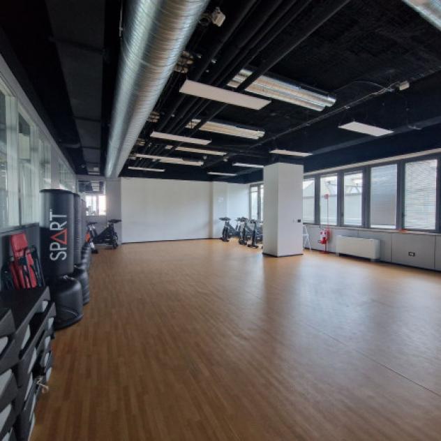 Immobile di 2150 m² con più di 5 locali in affitto a Pero - Foto 20