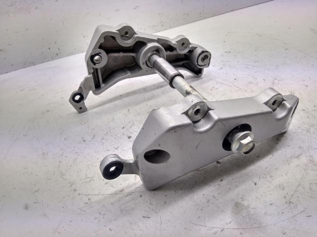 HONDA CB 500 COPPIA STAFFE SUPPORTO PEDANE E PERNO 2004 2005 PC39C04F