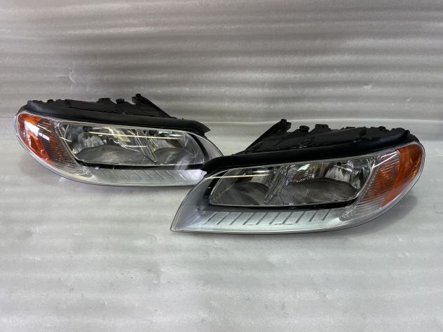 RICAMBI VOLVO S80 XC70 V70 ORDINARY FANALI ANTERIORI