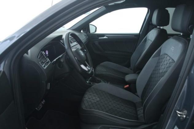 VOLKSWAGEN Tiguan 2.0 TDI 150 CV SCR DSG R-Line Black Pack/Matrix rif. 22640720 - Foto 7