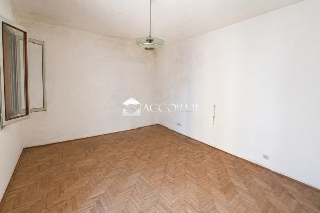 CASA INDIPENDENTE di 7 vani e di 328 mq (MONTEBELLUNA) rif. PE8 - Foto 19