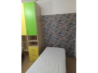 STANZA AMPIA IN APPARTAMENTO a COMMENDA