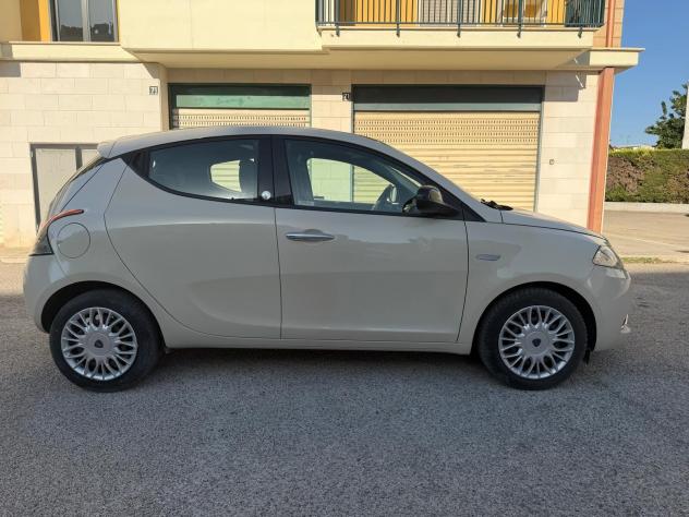 Lancia Ypsilon 1.2 69 CV 5 porte GPL Ecochic Gold - Foto 3