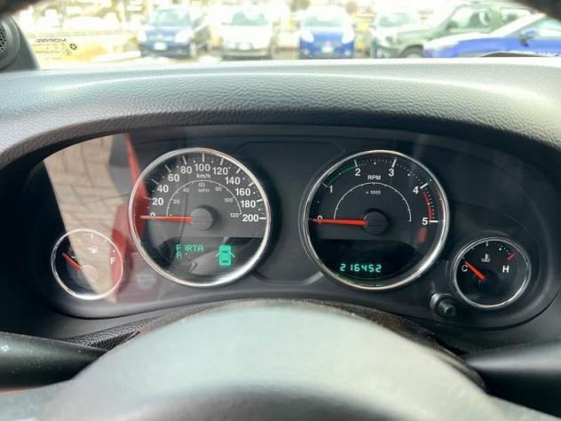 Jeep Wrangler 2.8 CRD DPF Sahara Auto - Foto 9