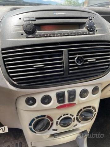 FIAT Punto 3ª serie Punto 1.2 5 porte Dynamic - Foto 10