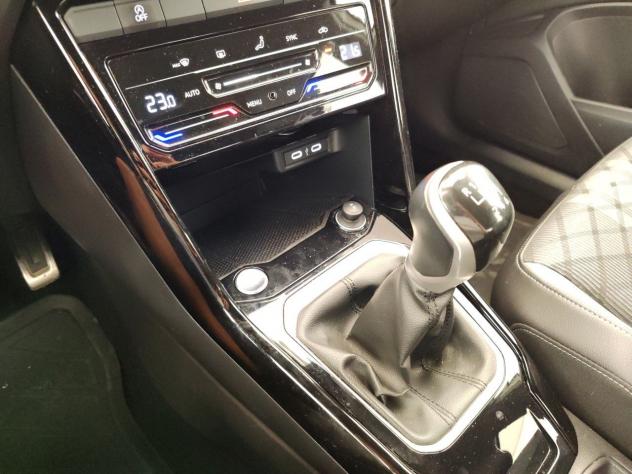 Volkswagen T-Roc 2.0 TDI SCR R-Line - Foto 10