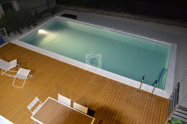 ELEGANTE E RISTRUTTURATA VILLA CON PISCINA - Foto 2