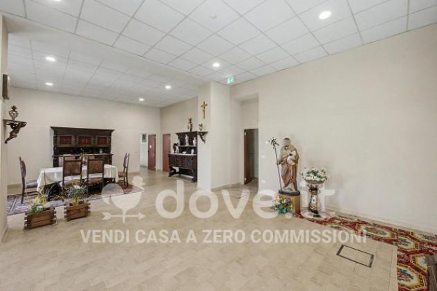 Palazzo / Stabile di 2800 m² con più di 5 locali in vendita a Leggiuno - Foto 7