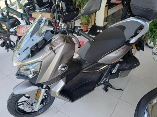 QJ Motor ATR 125 . - Foto 2