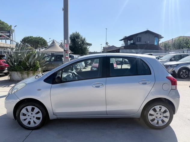 Toyota Yaris 1.0 5 porte Luxury pack - Foto 8