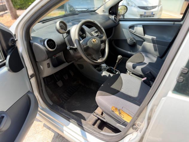 Toyota Aygo 1.0 12V VVT-i 5 porte - Foto 10