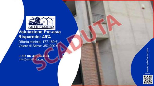 Immobile in asta di 380 m², box auto in vendita a Perugia