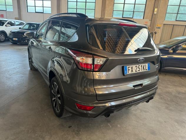 Ford Kuga 2.0 TDCI 150 CV S&S 4WD Powershift ST-Line - Foto 6