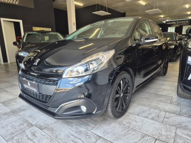 Peugeot 208 BlueHDi 75 5 porte Black Line - Foto 2